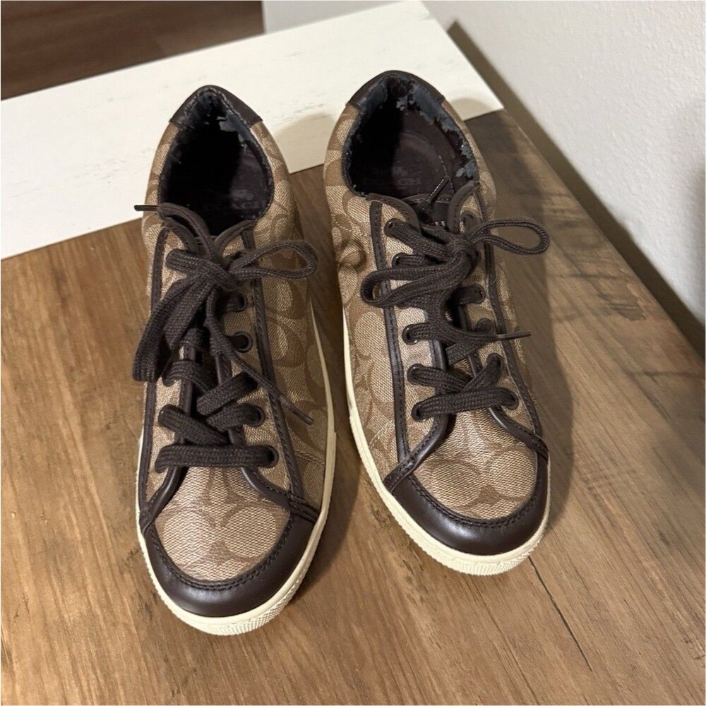 Coach Perry Brown Signature Logo Canvas Low Top Lace-Up Sneakers Woman’s 9.5